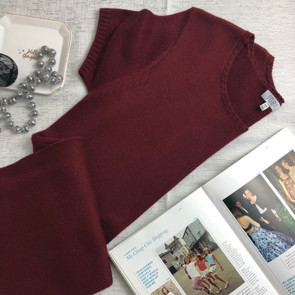 Tobi Short Sleeve Knitted Burgundy Sweater Dress
